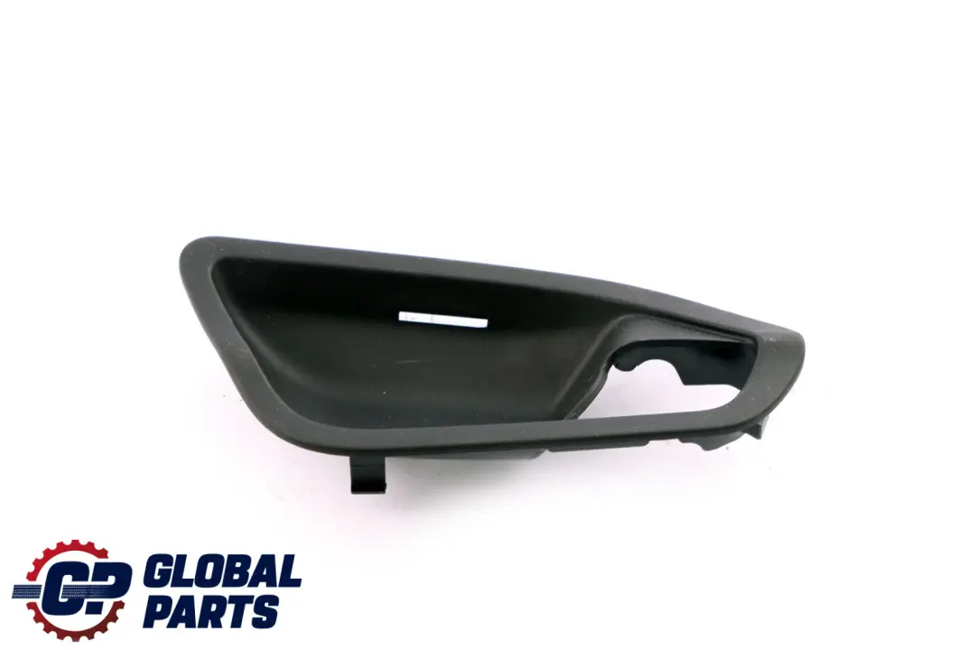 Prawa Osłona Obudowa Wnęka Klamki do BMW F20 F21 o numerze 7274490 BMW F20 F21 Prawa Osłona Obudowa Wnęka Klamki - SKU 7274490 - Numer Części 7274490