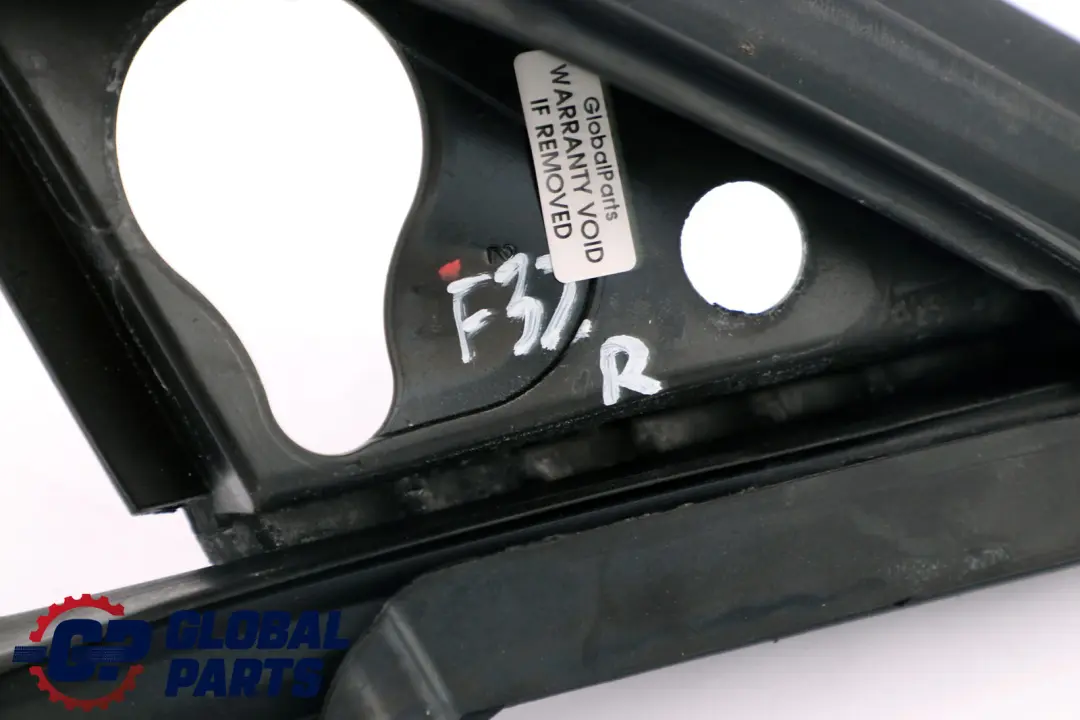 Tenuta Specchio Triangolare Esterno Destra per BMW F32 F33 F82 F83 M4 con numero di parte 7279778 BMW F32 F33 F82 F83 M4 Tenuta Specchio Triangolare Esterno Destra - SKU 7279778 - Numero di parte 7279778