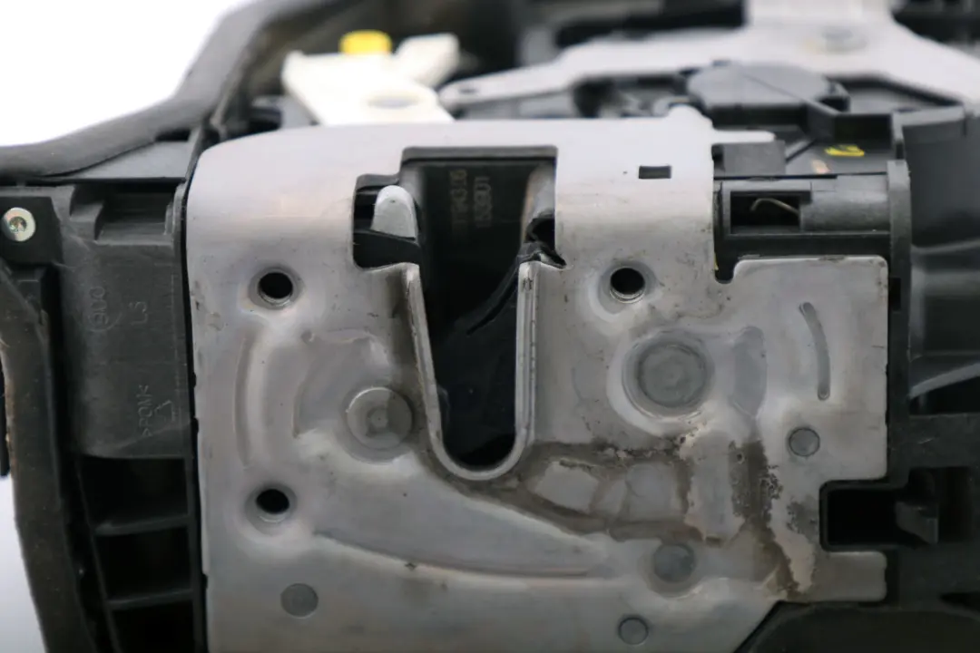 Systeme Ferme Chateau Arriere Gauche Porte pour Mini Cooper One F54 F55 à propos du numéro de pièce 7281943 Mini Cooper One F54 F55 Systeme Ferme Chateau Arriere Gauche Porte - SKU 7281943 - Numéro de pièce 7281943