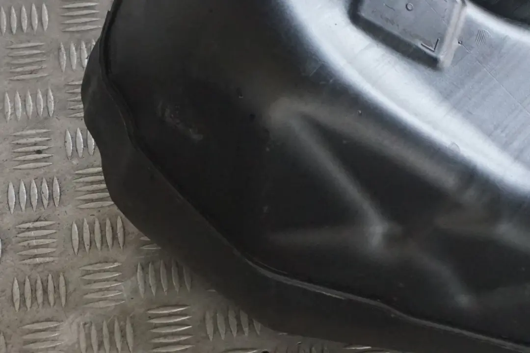 Kraftstofftank mit Pumpe Diesel M47N2 M57N2 für BMW 3 er E90 E91 E92 E93 LCI mit Teilenummer 16117283802 BMW 3 er E90 E91 E92 E93 LCI Kraftstofftank mit Pumpe Diesel M47N2 M57N2 - SKU 7283802-2 - Teilenummer 16117283802