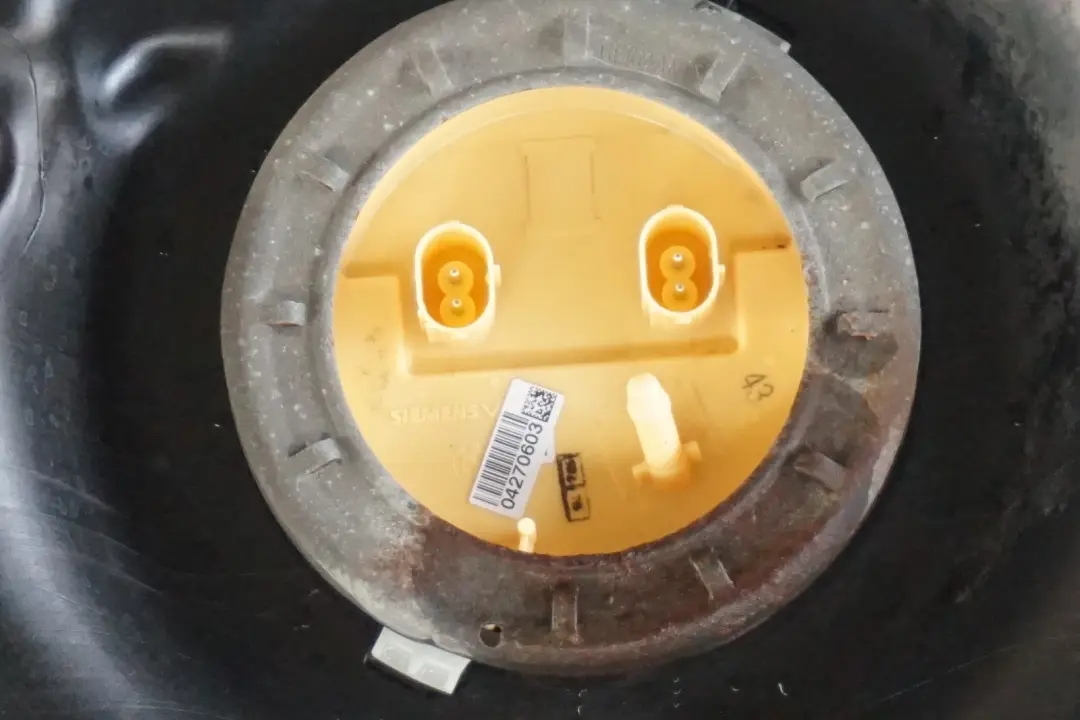 Depósito Combustible Plástico Bomba Diesel M47N2 M57N2 para BMW E90 E91 E92 E93 con número de pieza 16117283802 BMW E90 E91 E92 E93 Depósito Combustible Plástico Bomba Diesel M47N2 M57N2 - SKU 7283802-2 - Número de pieza 16117283802