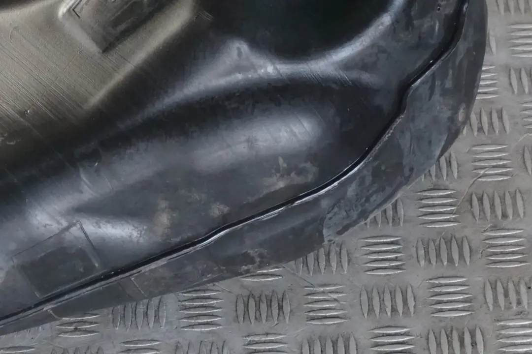 Kraftstofftank mit Pumpe Diesel M47N2 M57N2 für BMW 3 er E90 E91 E92 E93 LCI mit Teilenummer 16117283802 BMW 3 er E90 E91 E92 E93 LCI Kraftstofftank mit Pumpe Diesel M47N2 M57N2 - SKU 7283802-2 - Teilenummer 16117283802