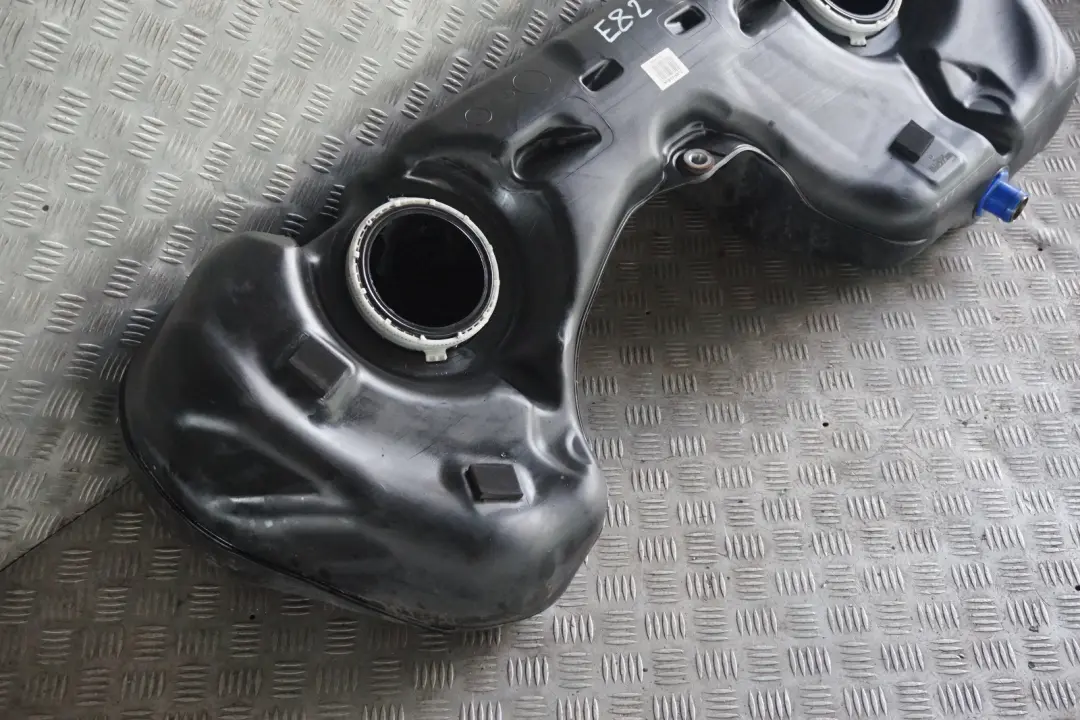 Deposito De combustible desnudo Diesel 118d 120d 123d N47 N47S para BMW E82 E88 con número de pieza 7283804 BMW E82 E88 Deposito De combustible desnudo Diesel 118d 120d 123d N47 N47S - SKU 7283804 - Número de pieza 7283804