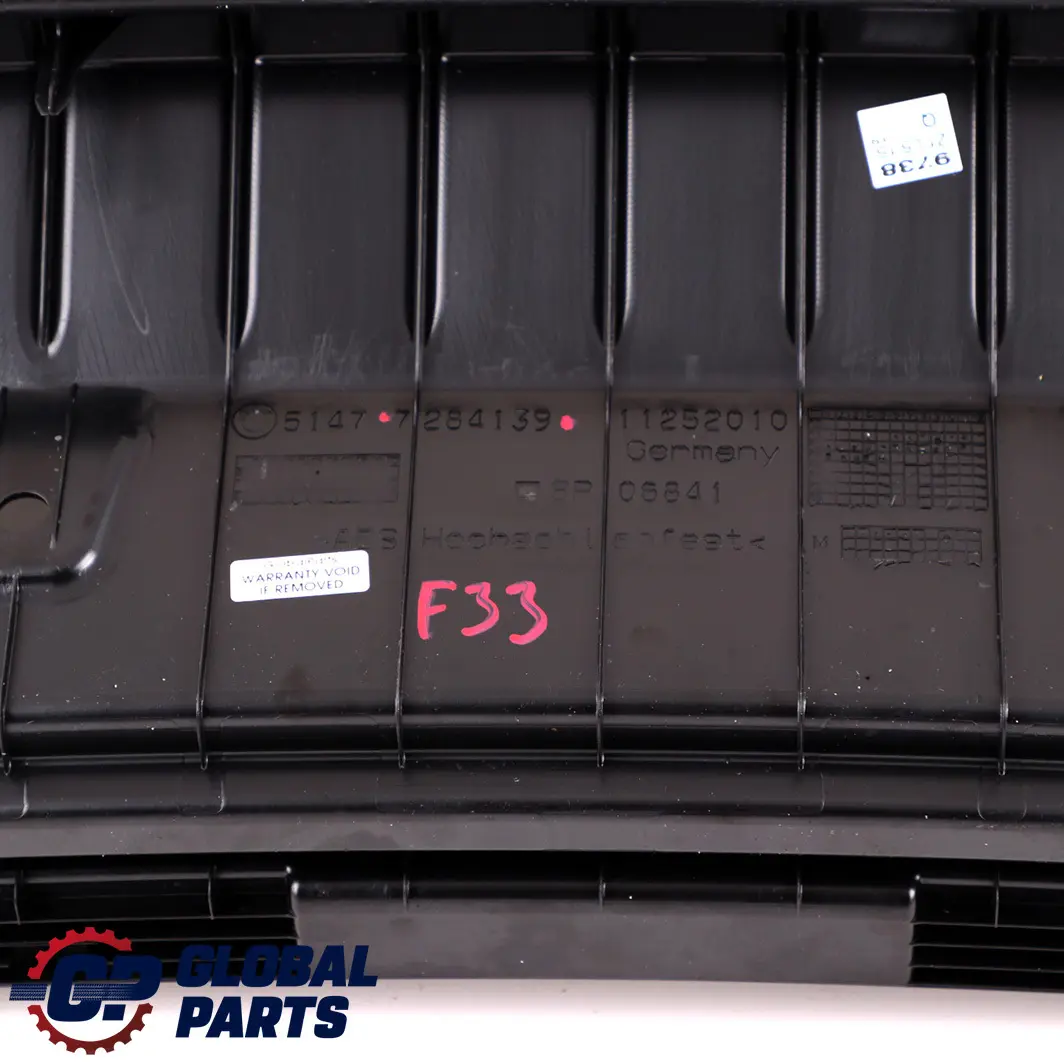 Coperchio bagagliaio Coperchio carico davanzale nero per BMW F33 F83 M4 LCI con numero di parte 7284139 BMW F33 F83 M4 LCI Coperchio bagagliaio Coperchio carico davanzale nero - SKU 7284139 - Numero di parte 7284139