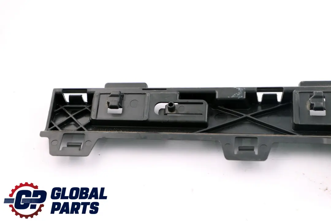 Tapa Paso De Rueda Soporte Derecho para BMW F32 F82 M4 con número de pieza 7285792 BMW F32 F82 M4 Tapa Paso De Rueda Soporte Derecho - SKU 7285792 - Número de pieza 7285792