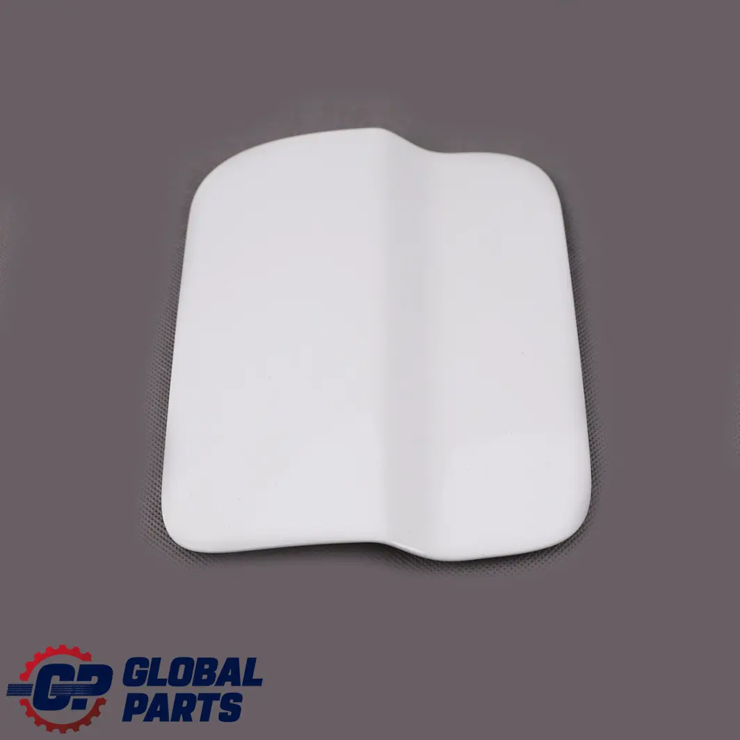 Coperchio del tappo del carburante Alpinweiss III Alpine White 300 per BMW F32 LCI con numero di parte 7286001 BMW F32 LCI Coperchio del tappo del carburante Alpinweiss III Alpine White 300 - SKU 7286001-AW - Numero di parte 7286001