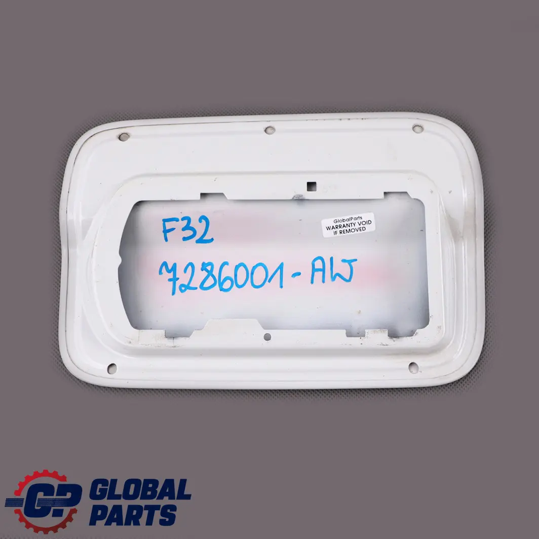 Coperchio del tappo del carburante Alpinweiss III Alpine White 300 per BMW F32 LCI con numero di parte 7286001 BMW F32 LCI Coperchio del tappo del carburante Alpinweiss III Alpine White 300 - SKU 7286001-AW - Numero di parte 7286001