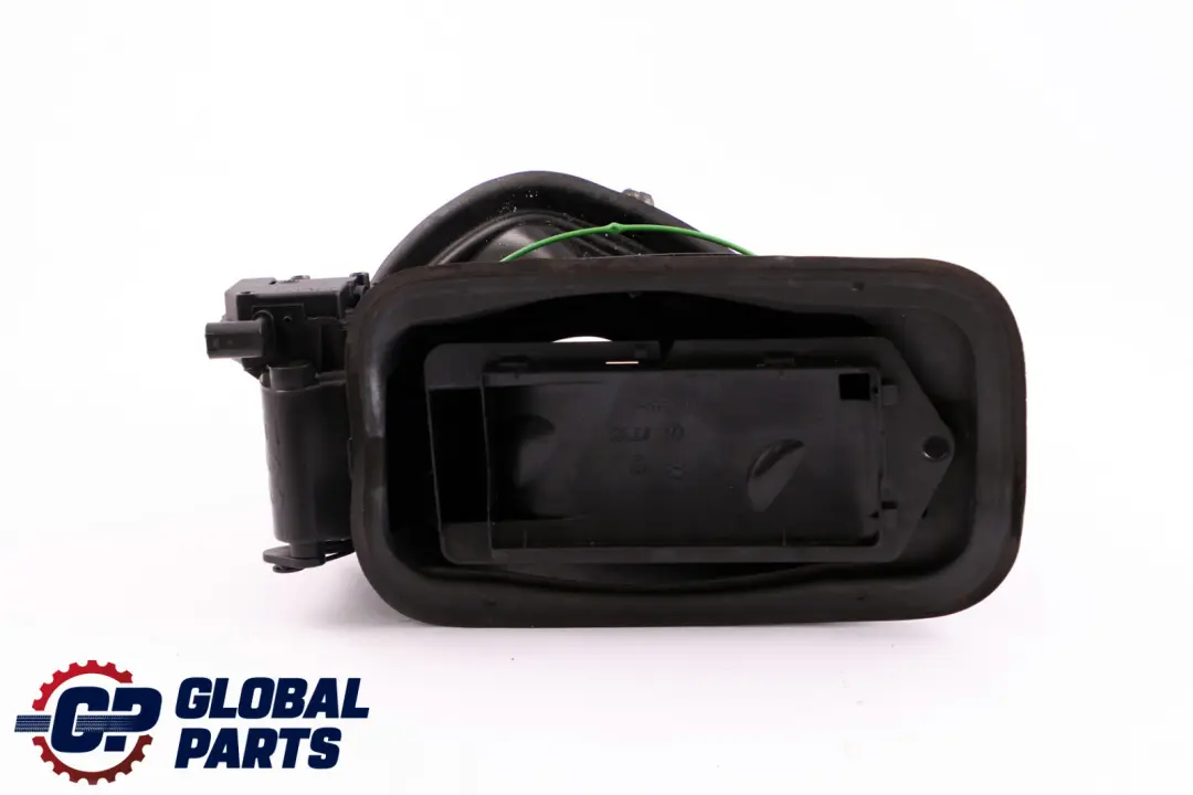 F22N LCI Tapa de la tapa del depósito de combustible Carcasa para BMW F22 con número de pieza 7286043 BMW F22 F22N LCI Tapa de la tapa del depósito de combustible Carcasa - SKU 7286043 - Número de pieza 7286043