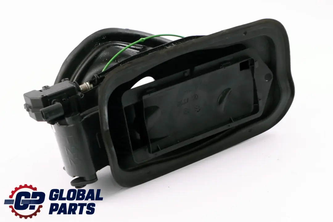 F22N LCI Coperchio sportello rifornimento carburante montaggio per BMW F22 con numero di parte 7286043 BMW F22 F22N LCI Coperchio sportello rifornimento carburante montaggio - SKU 7286043 - Numero di parte 7286043