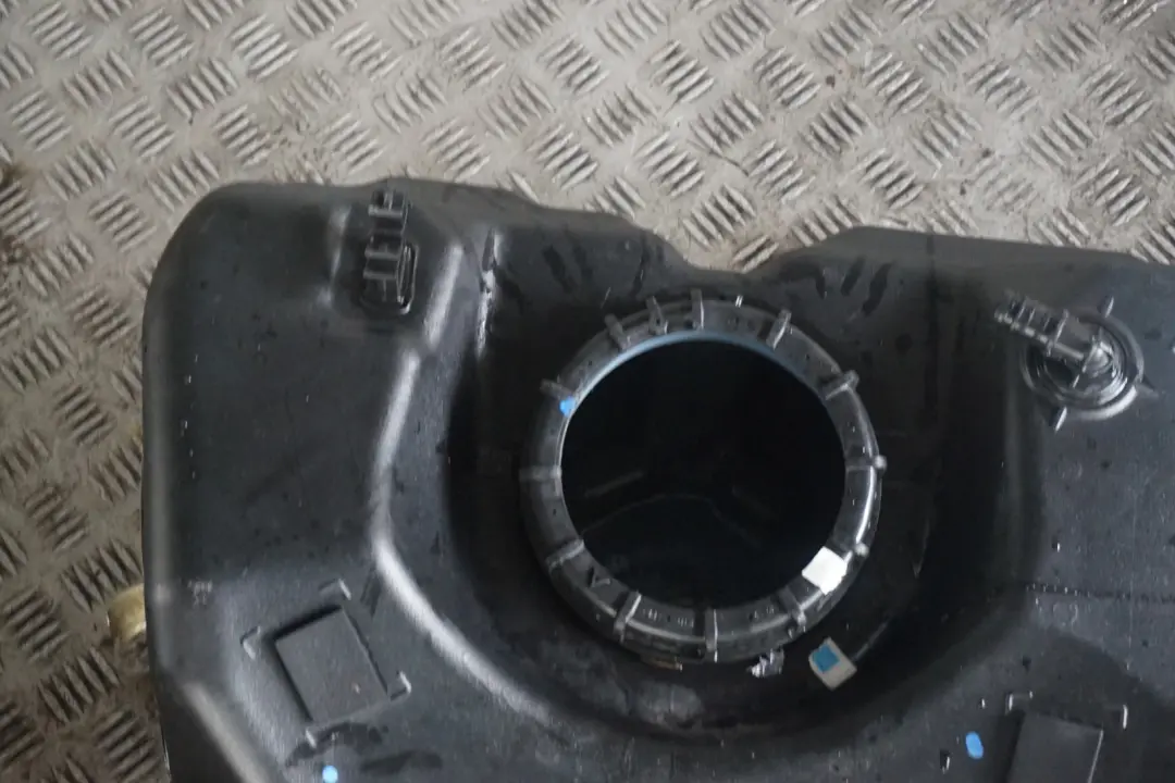 Carburante 40 L W16 Diesel per Mini Clubman Cooper One D R55 R56 con numero di parte 7286256 Mini Clubman Cooper One D R55 R56 Carburante 40 L W16 Diesel - SKU 7286256-1 - Numero di parte 7286256