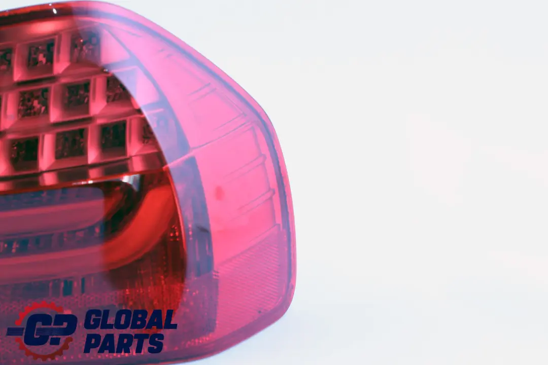 Rücklicht in der Seitenwand Rechts für BMW 3 er E90 LCI E90N mit Teilenummer 7289426 BMW 3 er E90 LCI E90N Rücklicht in der Seitenwand Rechts - SKU 7289426 - Teilenummer 7289426