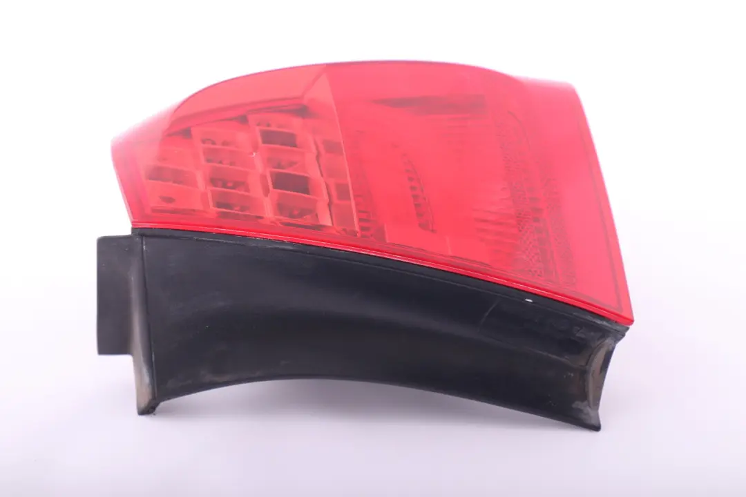 BMW E91 LCI Lift Lampa Tylna Zewnętrzna Prawy Tył - SKU 7289432 - Numer Części 7289432