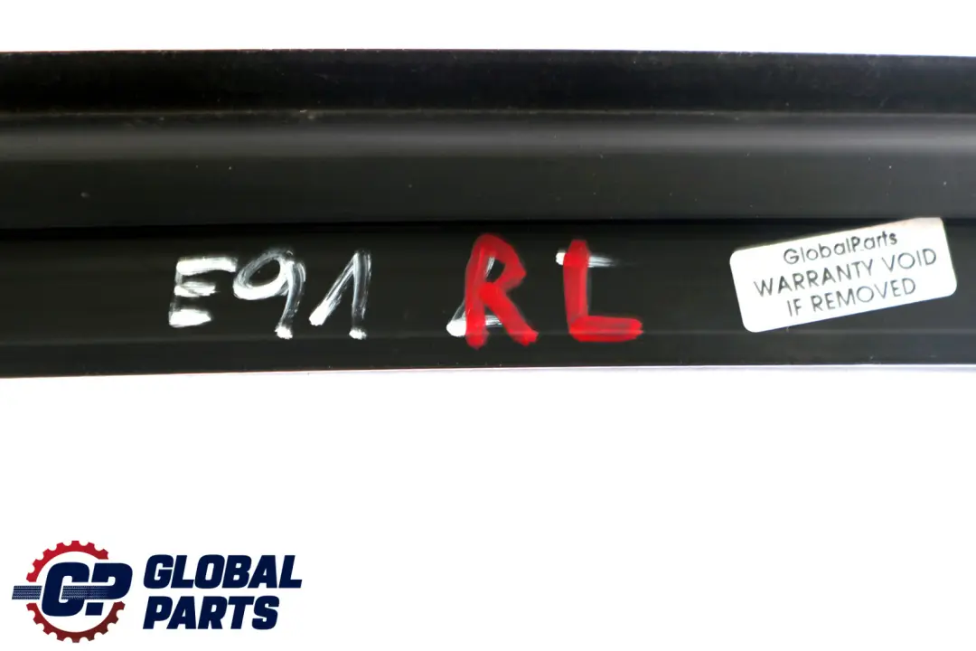 Binario Finestra Porta Posteriore Sinistra 7119969 per BMW E91 con numero di parte 7289663 BMW E91 Binario Finestra Porta Posteriore Sinistra 7119969 - SKU 7289663 - Numero di parte 7289663