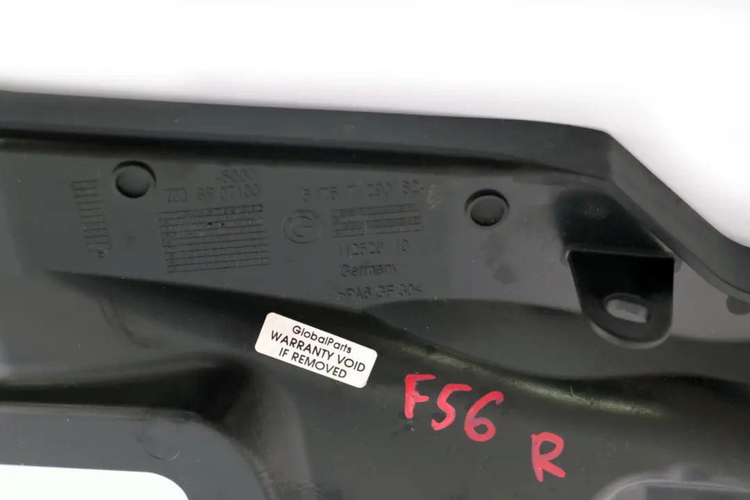 Mocowanie Osłona Maskownica Ścianki Grodziowej Prawa do Mini F55 F56 o numerze 7290824 Mini F55 F56 Mocowanie Osłona Maskownica Ścianki Grodziowej Prawa - SKU 7290824 - Numer Części 7290824