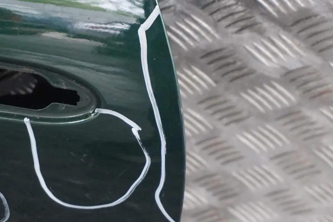 Tür vorne links British Racing Green II B22 für BMW MINI Cooper F56 F57 mit Teilenummer 7294265 BMW MINI Cooper F56 F57 Tür vorne links British Racing Green II B22 - SKU 7294265-BRGII - Teilenummer 7294265