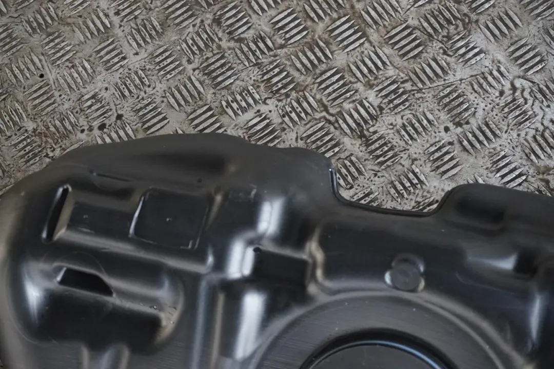 Depósito de combustible de plástico desnudo Gasolina para BMW F20 F21 F22 F23 con número de pieza 7294604 BMW F20 F21 F22 F23 Depósito de combustible de plástico desnudo Gasolina - SKU 7294604-1 - Número de pieza 7294604