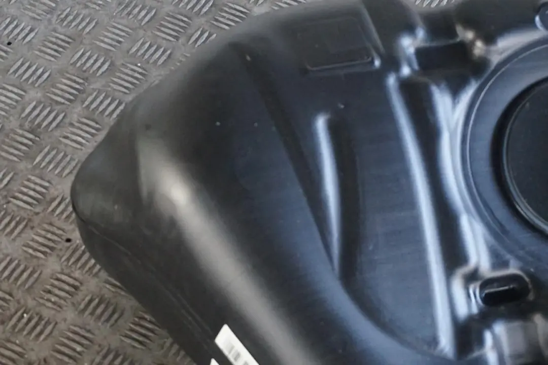 N47N Kompletter Kraftstofftank Diesel für BMW F20 F21 F22 mit Teilenummer 7294607 BMW F20 F21 F22 N47N Kompletter Kraftstofftank Diesel - SKU 7294607-1 - Teilenummer 7294607