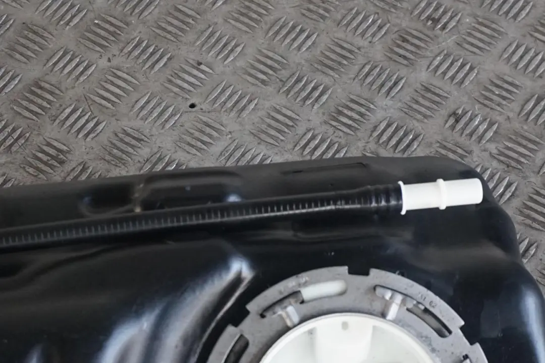 BMW F20 F21 F22 N47N Kompletter Kraftstofftank Diesel - SKU 7294607-1 - Teilenummer 7294607