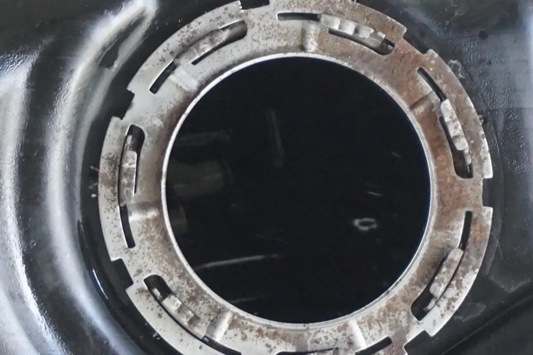 Bare Plastic Fuel Tank Diesel to BMW 3 4 Series F30 F31 F32 F33 with Part number 7294609 BMW 3 4 Series F30 F31 F32 F33 Bare Plastic Fuel Tank Diesel - SKU 7294609-1 - Part number 7294609