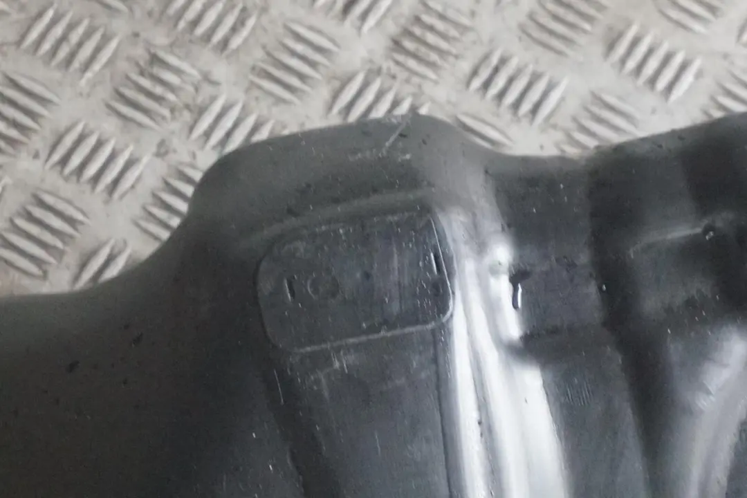 Reihe F30 F31 F32 F33 2 Diesel Nackter Kraffstofftank für BMW 3 4 mit Teilenummer 7294609 BMW 3 4 Reihe F30 F31 F32 F33 2 Diesel Nackter Kraffstofftank - SKU 7294609-2 - Teilenummer 7294609