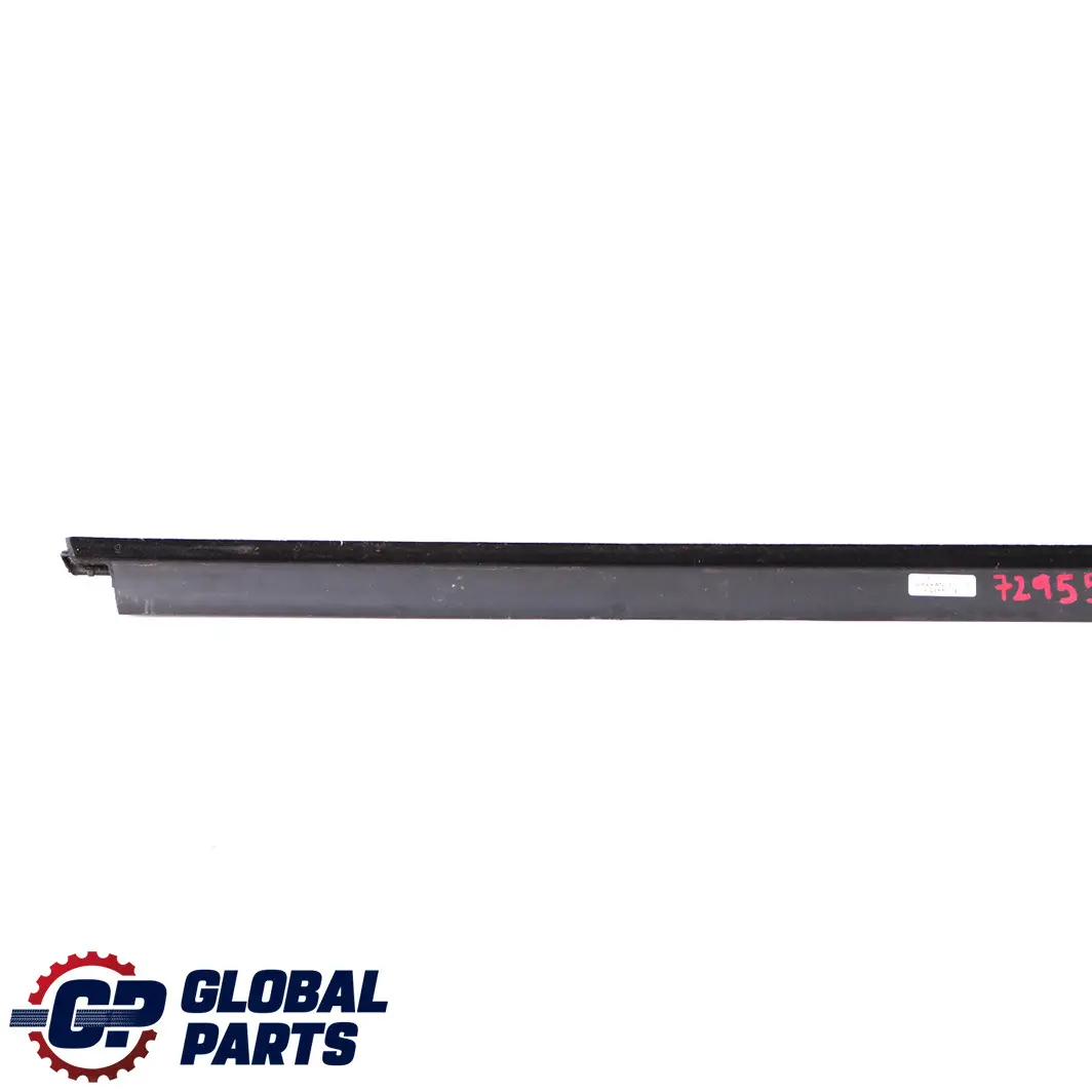 Finition vitre latérale arrière droite cabriolet haute brillance pour BMW F33 F83 M4 à propos du numéro de pièce 7295572 BMW F33 F83 M4 Finition vitre latérale arrière droite cabriolet haute brillance - SKU 7295572 - Numéro de pièce 7295572