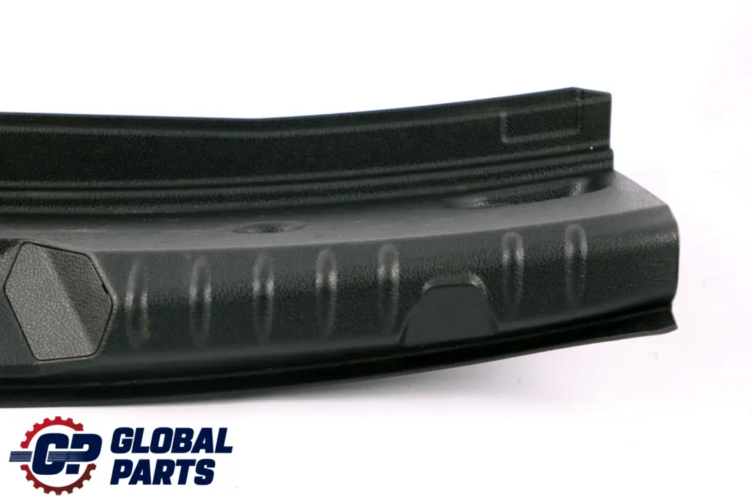 Coperchio carico della soglia bagagliaio Nero per BMW F22 F23 LCI con numero di parte 7296038 BMW F22 F23 LCI Coperchio carico della soglia bagagliaio Nero - SKU 7296038 - Numero di parte 7296038