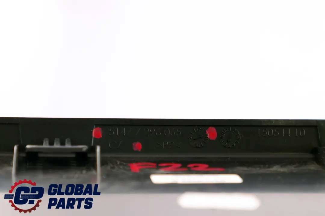 Coperchio Bagagliaio Posteriore Destro Vassoio Portaoggetti per BMW F22 LCI con numero di parte 7296065 BMW F22 LCI Coperchio Bagagliaio Posteriore Destro Vassoio Portaoggetti - SKU 7296065 - Numero di parte 7296065