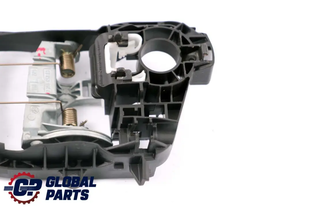 Träger außerhalb Türgriff vorne links für Mini F55 F56 mit Teilenummer 7296457 Mini F55 F56 Träger außerhalb Türgriff vorne links - SKU 7296457-3 - Teilenummer 7296457