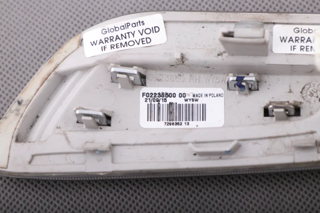 Front Side Wing Turn Indicator Right O/S to Mini Cooper S F55 F56 F57 with Part number 7298352 Mini Cooper S F55 F56 F57 Front Side Wing Turn Indicator Right O/S - SKU 7298352 - Part number 7298352