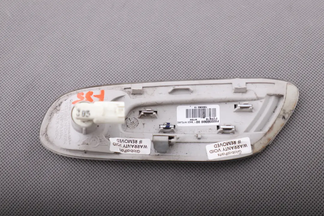 Laterale Indicatore Direzione Anteriore Destro per Mini Cooper S F55 F56 F57 con numero di parte 7298352 Mini Cooper S F55 F56 F57 Laterale Indicatore Direzione Anteriore Destro - SKU 7298352 - Numero di parte 7298352