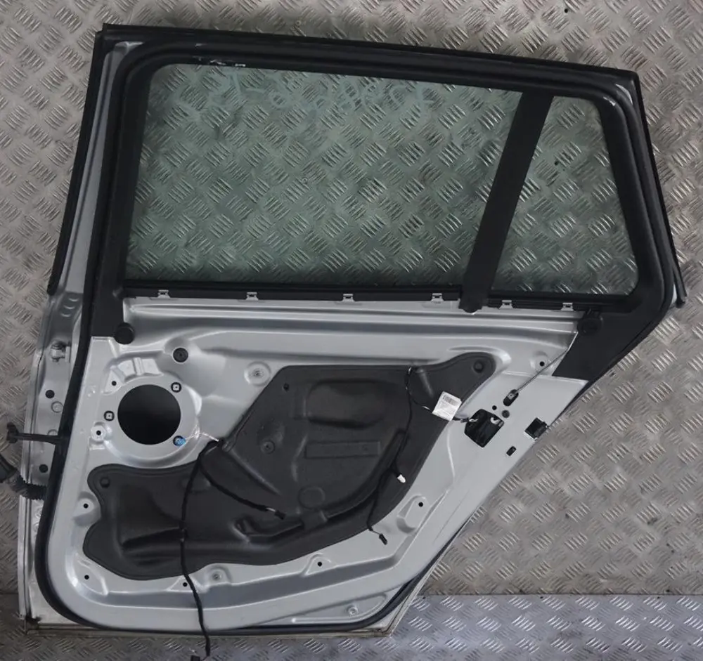 Right Door O/S Glacier Silber Silver Metallic - A83 to BMW 3 F31 Touring Rear with Part number 7298526 BMW 3 F31 Touring Rear Right Door O/S Glacier Silber Silver Metallic - A83 - SKU 7298526-GSB - Part number 7298526