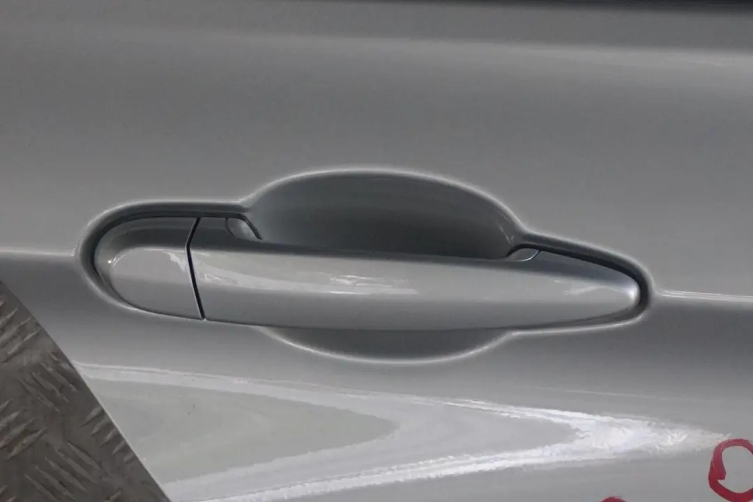 Right Door O/S Glacier Silber Silver Metallic - A83 to BMW 3 F31 Touring Rear with Part number 7298526 BMW 3 F31 Touring Rear Right Door O/S Glacier Silber Silver Metallic - A83 - SKU 7298526-GSB - Part number 7298526