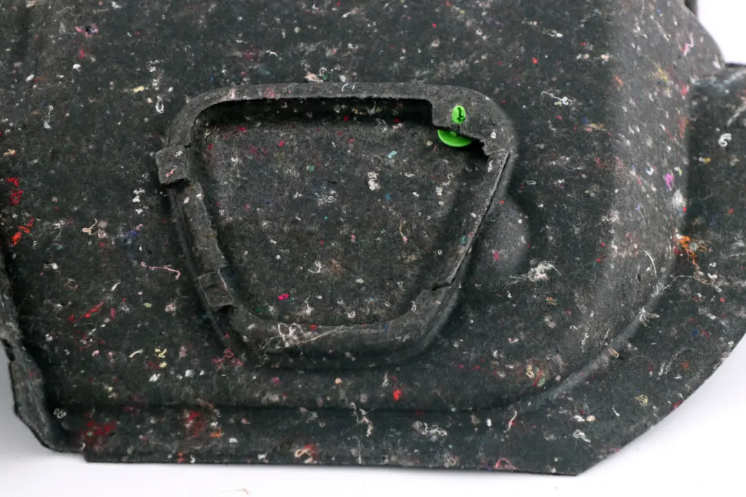 Osłona Boczek Bagażnika Prawy do Mini F56 o numerze 7298594 Mini F56 Osłona Boczek Bagażnika Prawy - SKU 7298594 - Numer Części 7298594