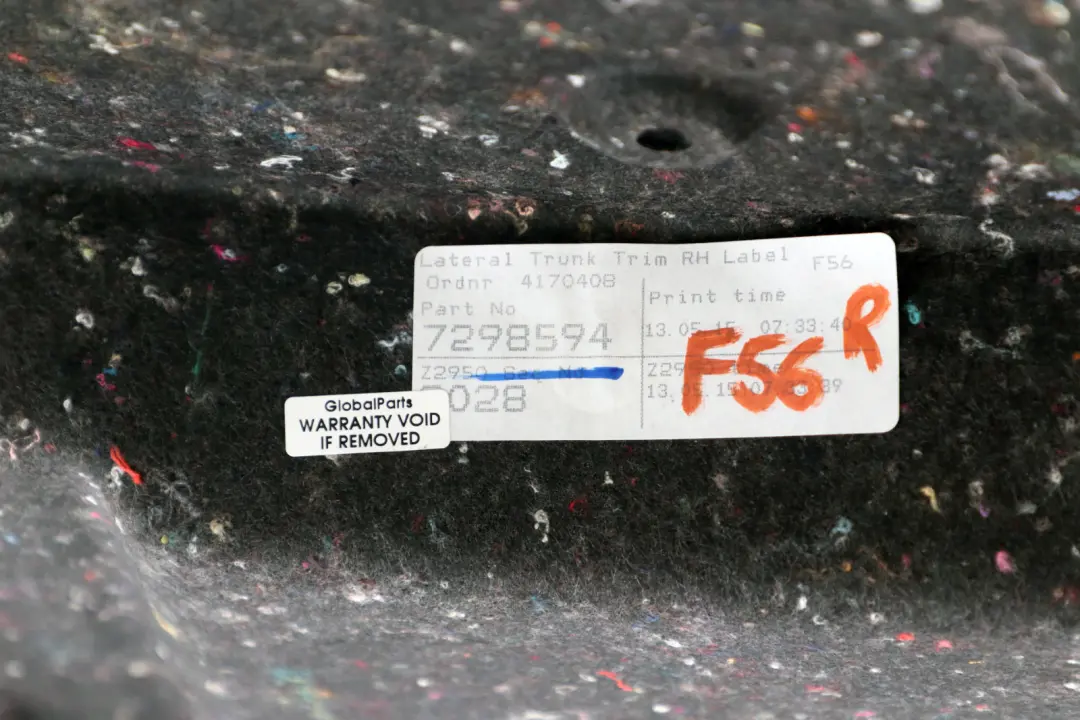 Couvercle de Coffre Droit Noir pour BMW Mini Cooper One F56 à propos du numéro de pièce 7298594 BMW Mini Cooper One F56 Couvercle de Coffre Droit Noir - SKU 7298594 - Numéro de pièce 7298594