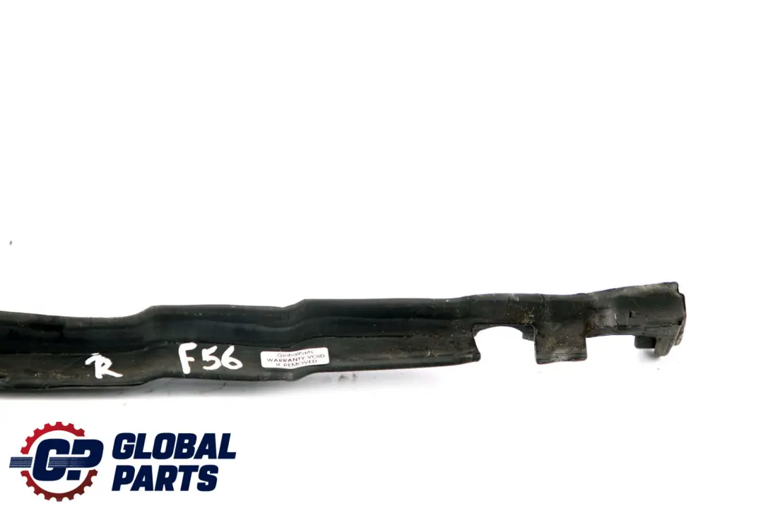 Uszczelka boczna rama prawy panel do Mini F55 F56 o numerze 7298942 Mini F55 F56 Uszczelka boczna rama prawy panel - SKU 7298942 - Numer Części 7298942