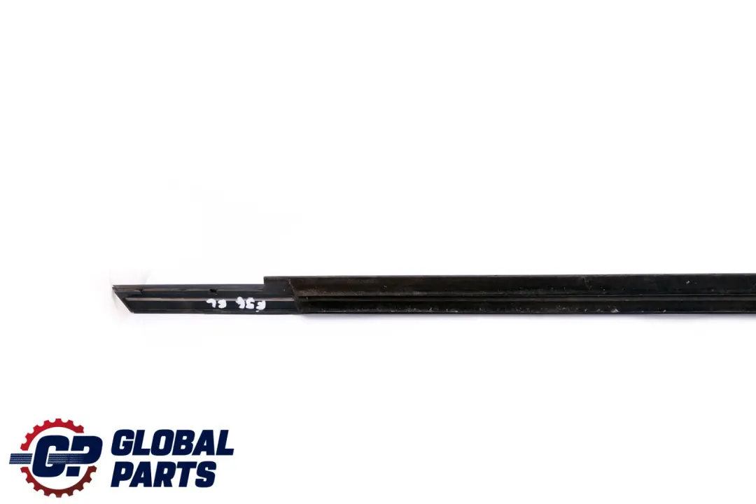 Tira Sellado Canal Puerta Ventana Moldura Delantera Izquierda Cromada para Mini F56 con número de pieza 7299991 Mini F56 Tira Sellado Canal Puerta Ventana Moldura Delantera Izquierda Cromada - SKU 7299991 - Número de pieza 7299991