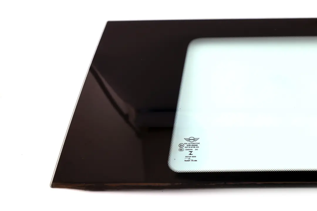 Szyba Karoseryjna Lewy Tył AS2 do MINI Cooper F56 o numerze 7300017 MINI Cooper F56 Szyba Karoseryjna Lewy Tył AS2 - SKU 7300017 - Numer Części 7300017