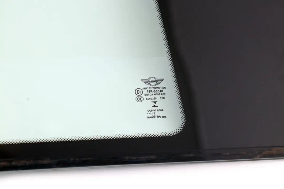 Cuarto Ventana Lateral Verde Trasera Derecha AS2 para Mini Cooper One F56 con número de pieza 7300018 Mini Cooper One F56 Cuarto Ventana Lateral Verde Trasera Derecha AS2 - SKU 7300018 - Número de pieza 7300018