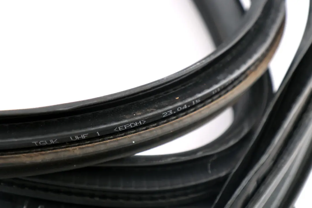 Front Right O/S Door Rubber Seal Gasket to Mini Cooper One F56 with Part number 7300030 Mini Cooper One F56 Front Right O/S Door Rubber Seal Gasket - SKU 7300030 - Part number 7300030