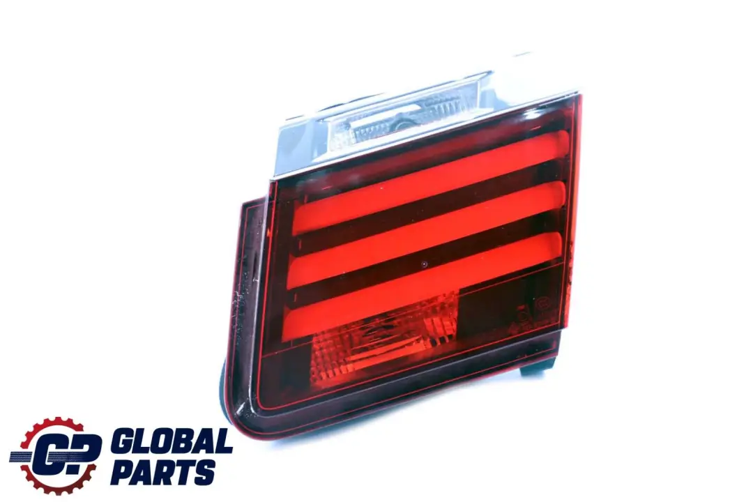 Feu arrière de couvercle de coffre droit pour BMW F01 à propos du numéro de pièce 7300272 BMW F01 Feu arrière de couvercle de coffre droit - SKU 7300272 - Numéro de pièce 7300272