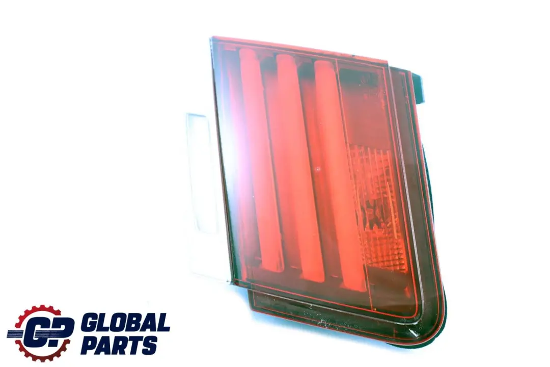 Feu arrière de couvercle de coffre droit pour BMW F01 à propos du numéro de pièce 7300272 BMW F01 Feu arrière de couvercle de coffre droit - SKU 7300272 - Numéro de pièce 7300272
