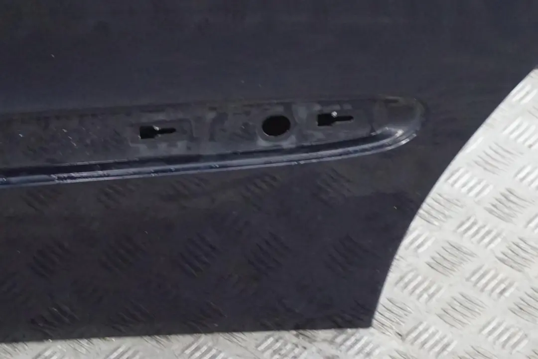 Puerta Trasera Izquierda Azul Tanzanita - 359 para Mercedes W211 S211 Estate con número de pieza 8801318 Mercedes W211 S211 Estate Puerta Trasera Izquierda Azul Tanzanita - 359 - SKU 7300305-TB - Número de pieza 8801318