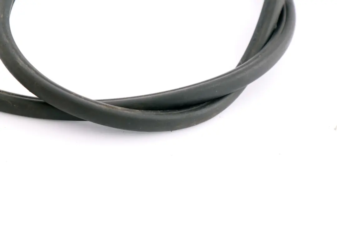 Abdichtung Frontklappe Vorne für BMW Mini Cooper One F55 F56 F57 mit Teilenummer 7300559 BMW Mini Cooper One F55 F56 F57 Abdichtung Frontklappe Vorne - SKU 7300559 - Teilenummer 7300559