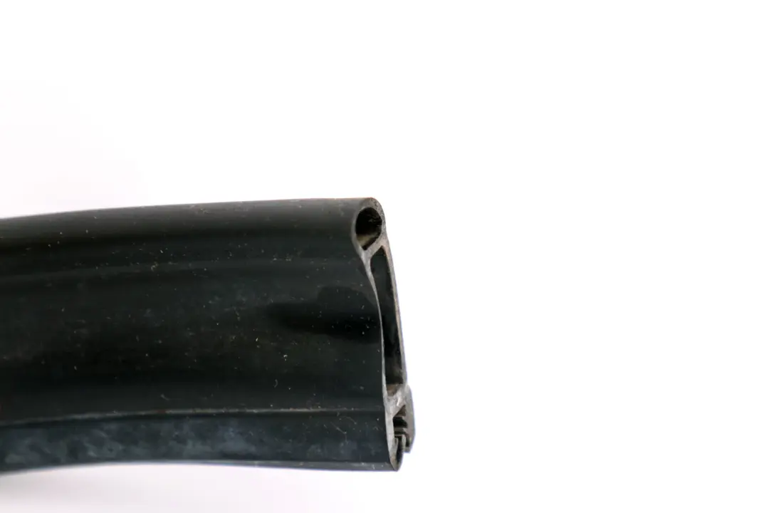 Abdichtung Frontklappe Hinten für Mini Cooper One F55 F56 F57 mit Teilenummer 7300560 Mini Cooper One F55 F56 F57 Abdichtung Frontklappe Hinten - SKU 7300560 - Teilenummer 7300560