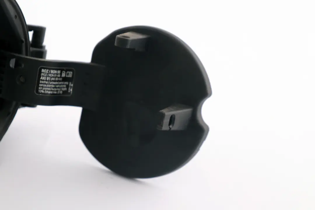 Boîtier du couvercle de la trappe de carburant pour Mini F56 LCI à propos du numéro de pièce 7302241 Mini F56 LCI Boîtier du couvercle de la trappe de carburant - SKU 7302241 - Numéro de pièce 7302241