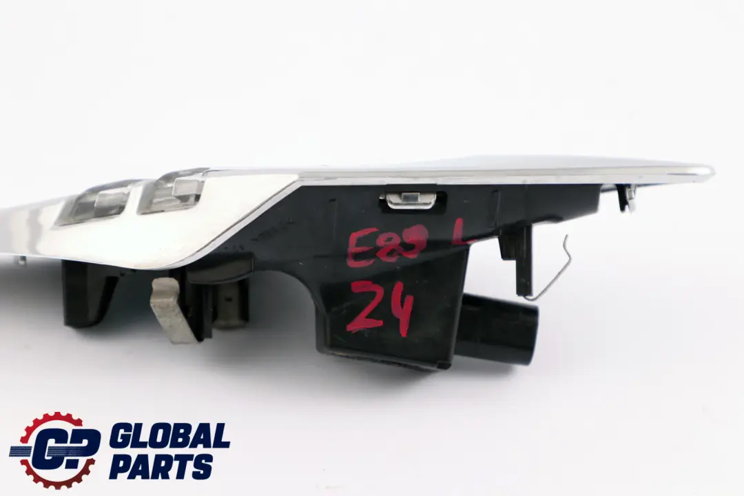 Feu Clignotant Additionnel Gauche Chrome pour BMW Z4 E89 à propos du numéro de pièce 7303243 BMW Z4 E89 Feu Clignotant Additionnel Gauche Chrome - SKU 7303243 - Numéro de pièce 7303243