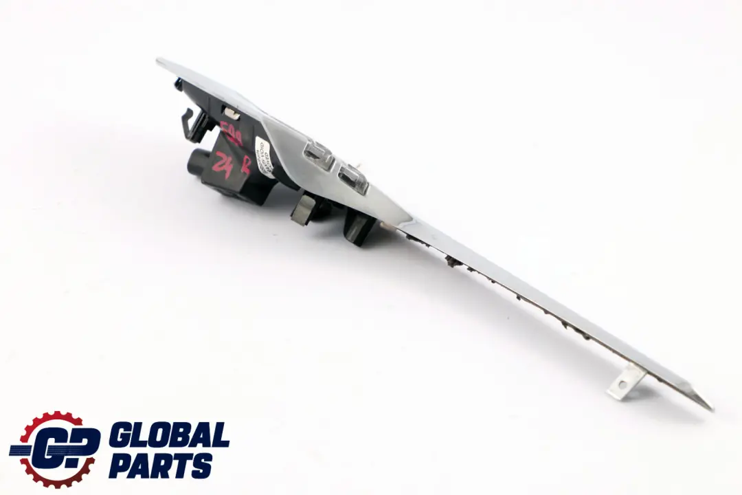 Luz Indicadora de Giro Adicional Derecha Cromo para BMW Z4 E89 con número de pieza 7303244 BMW Z4 E89 Luz Indicadora de Giro Adicional Derecha Cromo - SKU 7303244 - Número de pieza 7303244