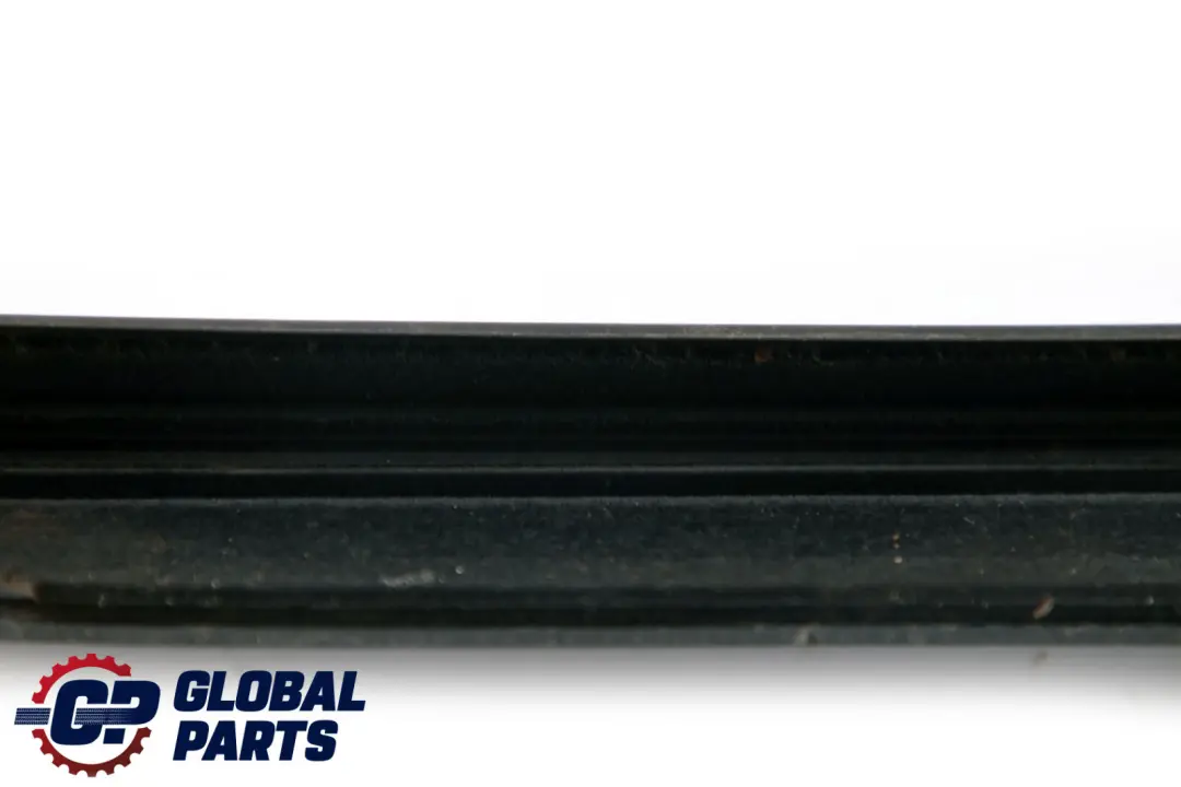 Ventana Guia Sello Puerta Delantera Izquierda para BMW E70 con número de pieza 7305627 BMW E70 Ventana Guia Sello Puerta Delantera Izquierda - SKU 7305627 - Número de pieza 7305627
