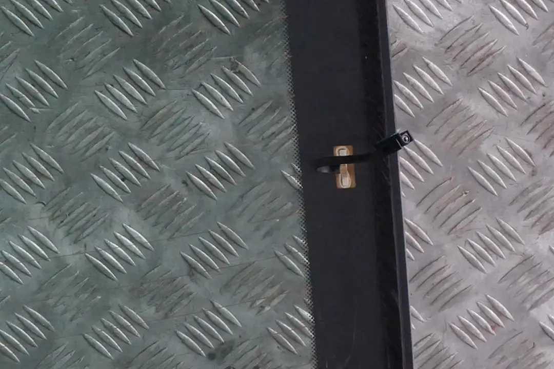 Trunk Lid Tailgate Window Glass AS2 Green UK to BMW 2 Series F22 F87 M2 Rear with Part number 7307737 BMW 2 Series F22 F87 M2 Rear Trunk Lid Tailgate Window Glass AS2 Green UK - SKU 7307737 - Part number 7307737