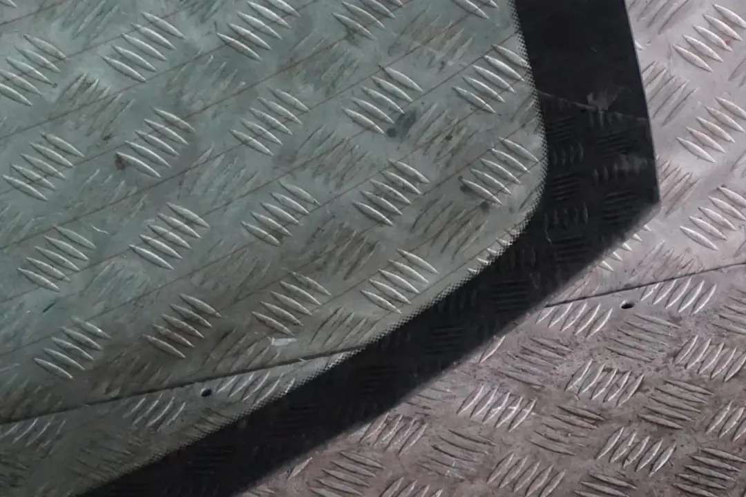 Trunk Lid Tailgate Window Glass AS2 Green UK to BMW 2 Series F22 F87 M2 Rear with Part number 7307737 BMW 2 Series F22 F87 M2 Rear Trunk Lid Tailgate Window Glass AS2 Green UK - SKU 7307737 - Part number 7307737